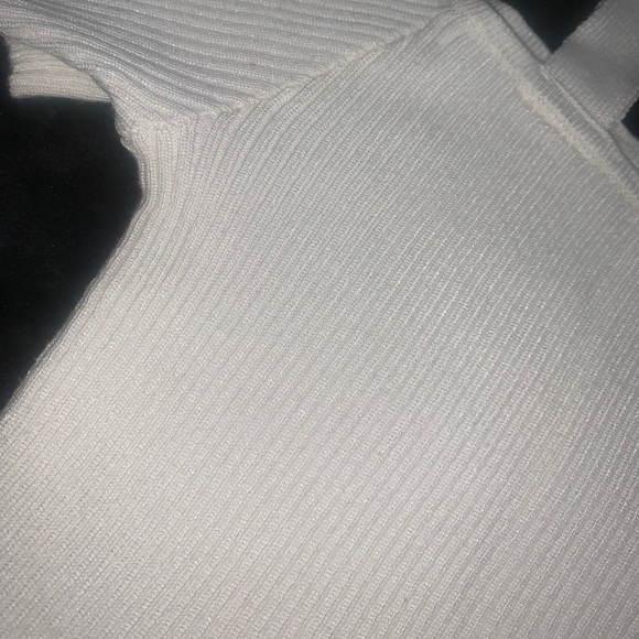 White Ribbed Knit Crop Top - Picture 3 of 4